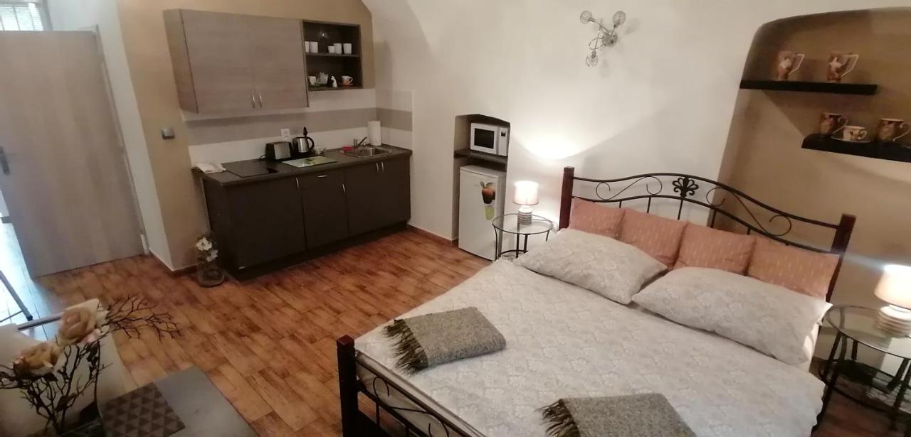 Jakubská 676 * Praha